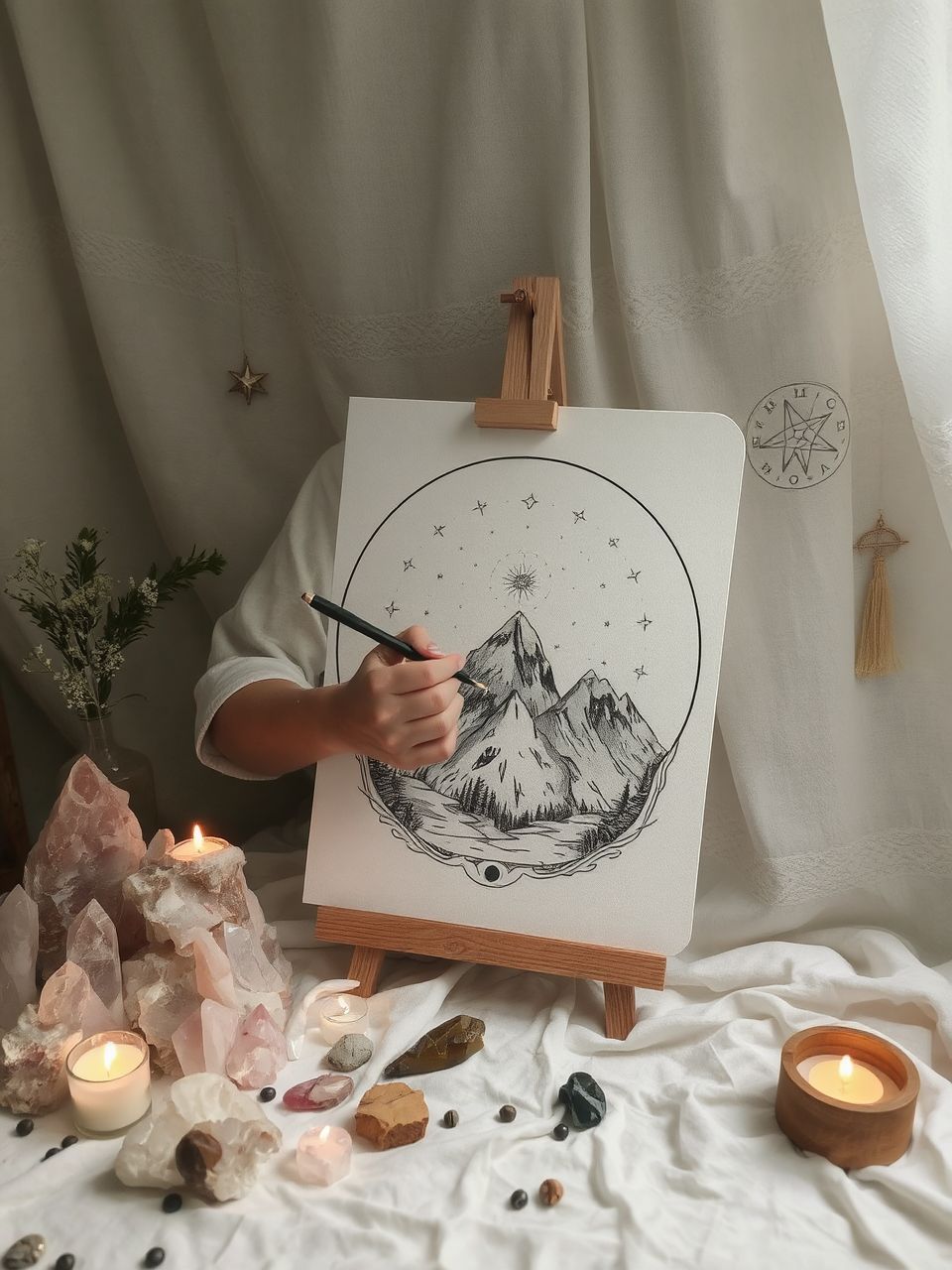 A hegy tetoválás egyedi designja tükrözi a személyiséged.